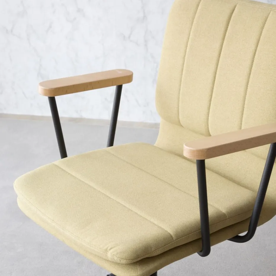 Aiko Chaise de bureau rembourrée mustard avec accoudoirs et roulettes^Banak Best