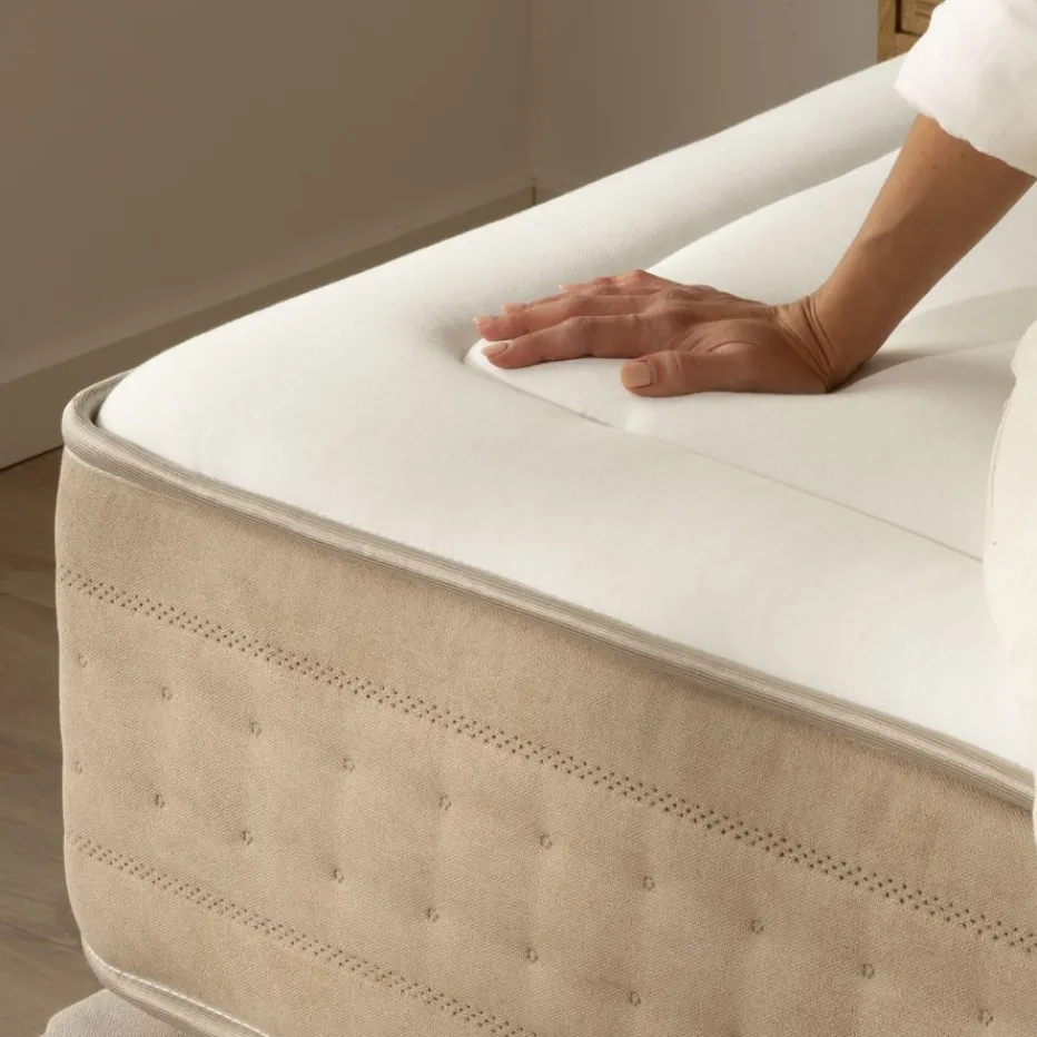 Corinto Matelas à ressorts ensachés et viscoélastique 150 x 190 cm^Banak Hot