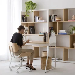 Haru Chaise de bureau rembourrée beige avec bois et roulettes^Banak Outlet