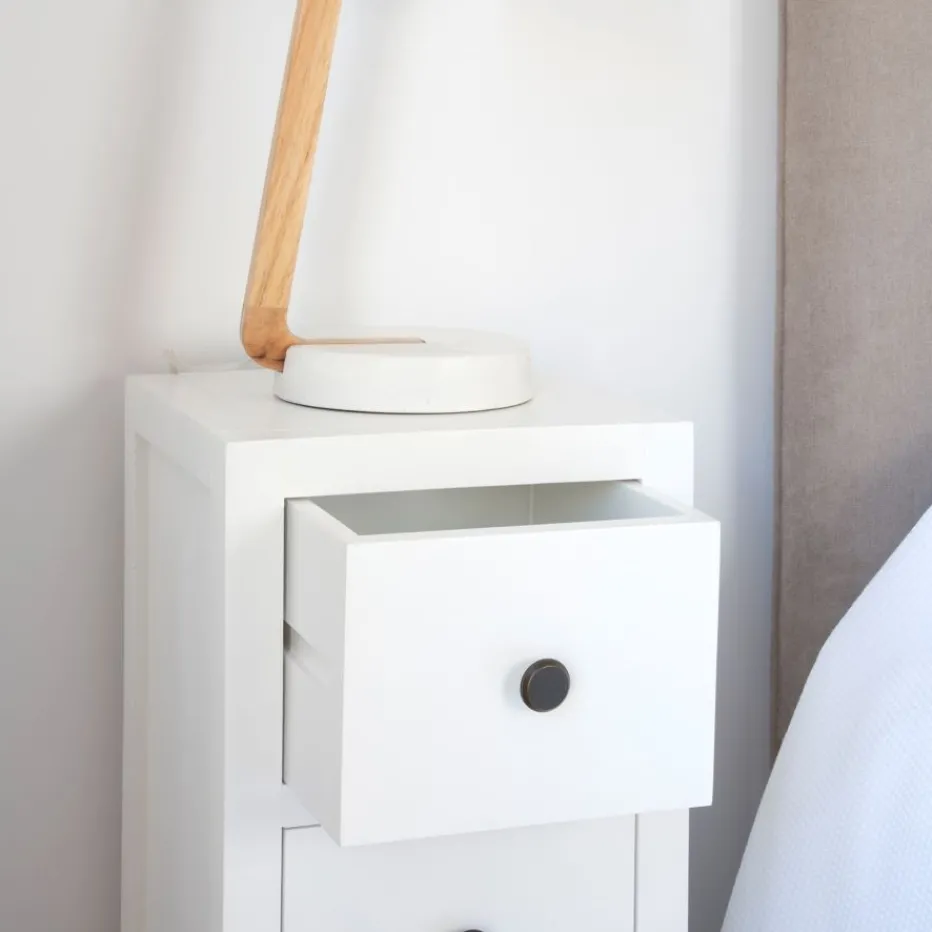 Khai Table de chevet étroite en bois laqué blanc^Banak Clearance